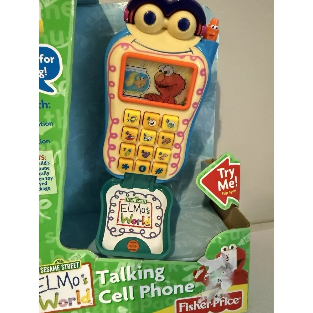 New Vintage 2002 Mattel Sesame Street Elmo's World Talking Flip Cell Phone Toy